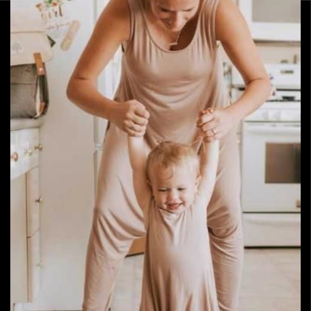Momper Romper size XS-S-M-L available - Picture 6 of 7